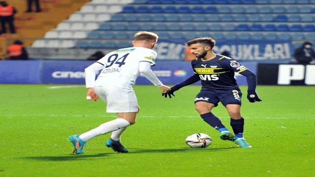 Spor Toto Süper Lig: Kasımpaşa: 0 - Fenerbahçe: 1 (İlk yarı)