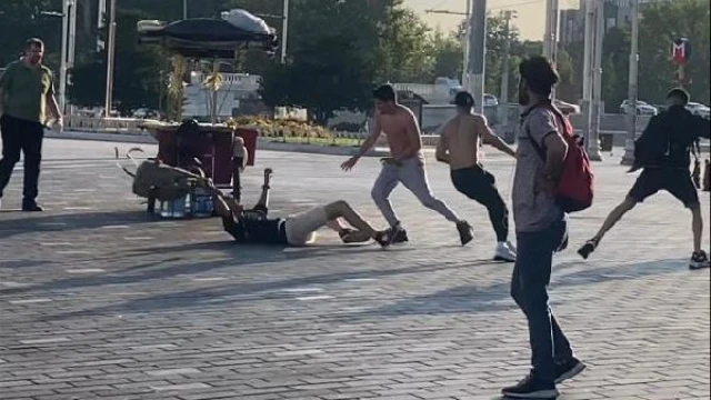 Taksim Meydanı’ndaki kavga kamerada