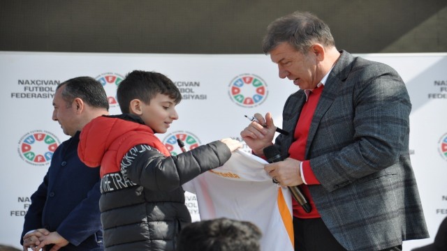 Tanju Çolak: ”Nahçıvan’daki gençlerin yetişmesine yardımcı olacağım”