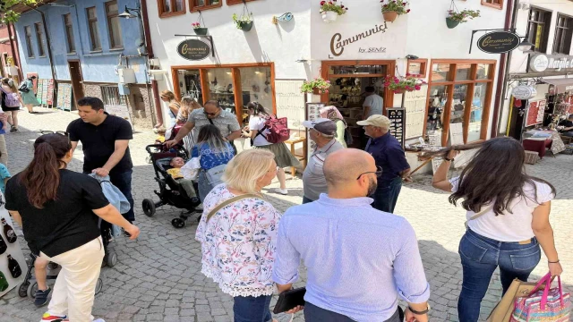 Tarihi Odunpazarı bölgesinde hafta sonu yoğunluğu