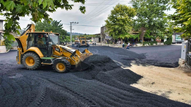 Tarsus Belediyesi 60 günde 21 mahallenin yolunu asfaltladı