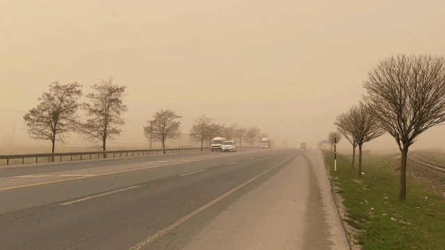 Tatvan’da toz bulutları hayatı olumsuz etkiliyor