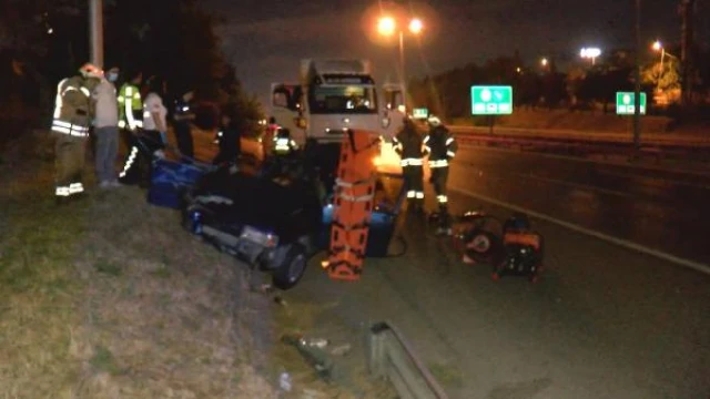 TEM Otoyolu’nda otomobil tır’a çarptı:  1 ölü, 1 yaralı