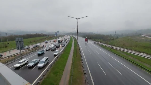 TEM ve D-100’ün Bolu geçişinde bayram yoğunluğu