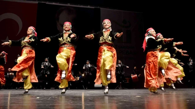 Tepebaşı’nda Yıl Sonu Halk Dansları Gösterisi