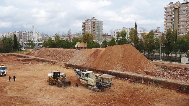 Tıp Fakültesi Otoparkına kavuşuyor  Temel kazısı yüzde 95 tamamlandı