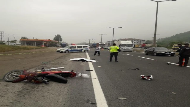 TIR’a çarpan motosikletin sürücüsü öldü