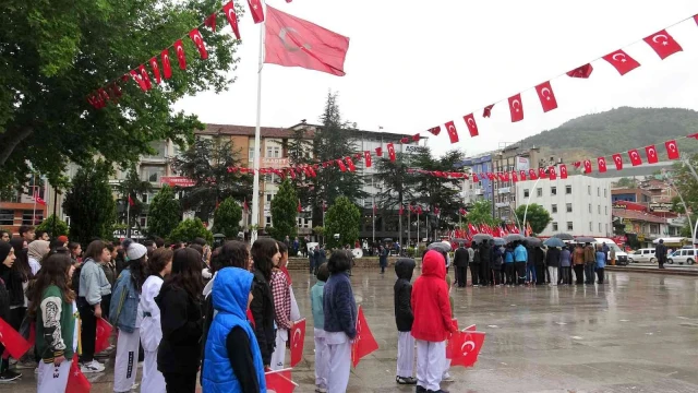 Tokat’ta 19 Mayıs kutlamalarına yağmur engeli