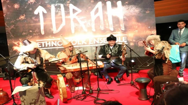 Toroslar’da Turan Ethno Folk Band rüzgarı