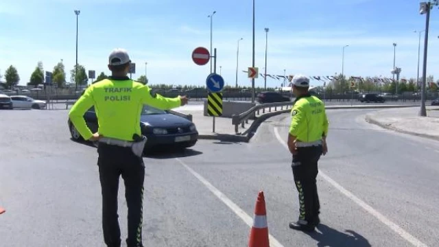 Trabzonspor’un şampiyonluk kutlamaları nedeniyle bazı yollar trafiğe kapatıldı