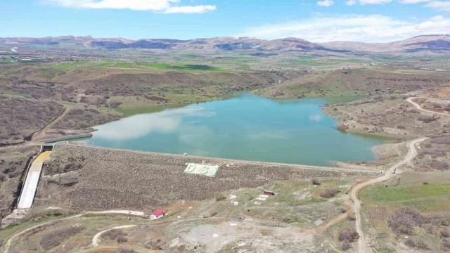 Tunceli’de dolan barajın kapakları açıldı, tahliye başladı