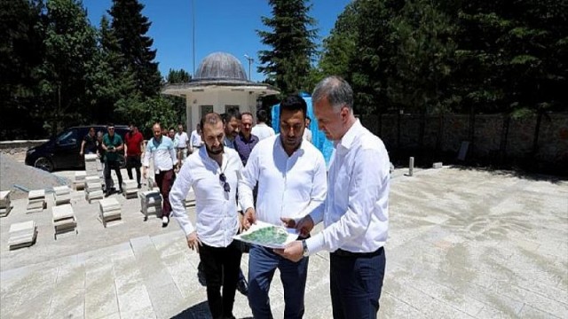 Turgut Alp Türbesinin Restorasyon Çalışmaları Sürüyor