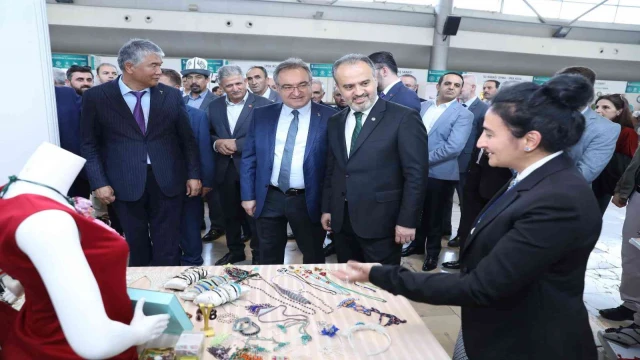 Türk dünyasının geleneksel sanatları vitrine çıktı