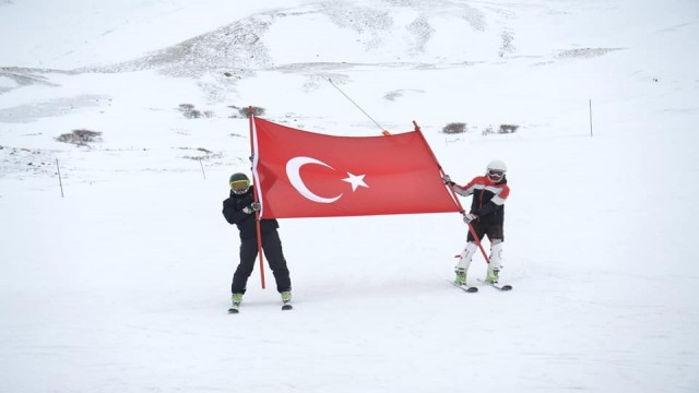 Türk Silahlı Kuvvetleri Kayak ve Biatlon Müsabakaları” sona erdi