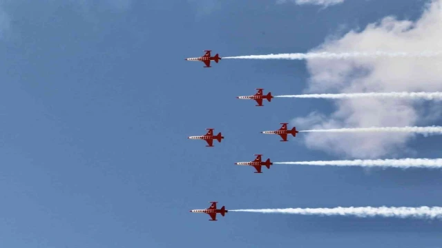 Türk Yıldızları Karaman’da gösteri uçuşu yapacak