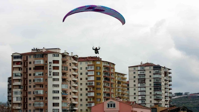 Türkiye Yamaç Paraşütü Hedef Şampiyonası başladı