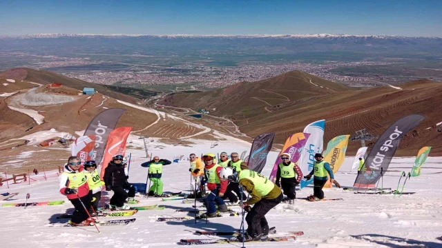 Türkiye’nin en baba yarışması Palandöken’de yapıldı