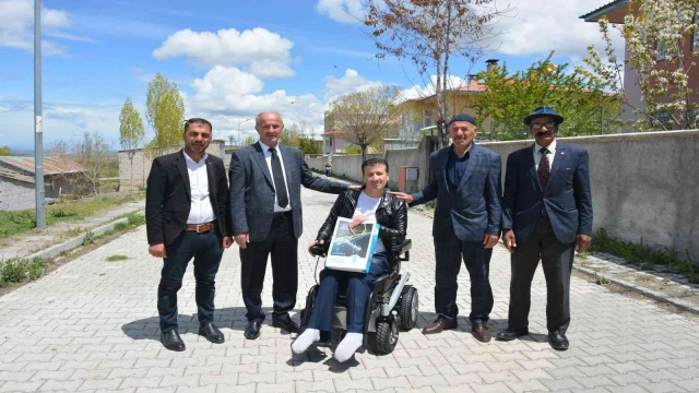 Tuşba Belediyesinden engellilere akülü tekerlekli sandalye