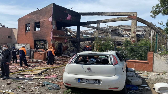 Tuzla’da patlama yaşanan fabrikada 3 işçinin hayatını kaybettiği öğrenildi