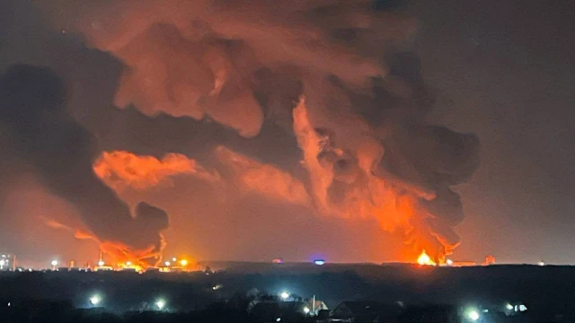 Ukrayna sınırındaki Rus petrol tesislerinde büyük yangın