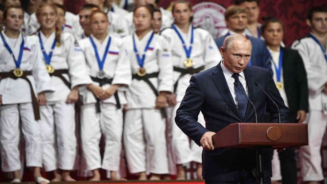 Uluslararası Judo Federasyonu, Vladimir Putin’in onursal başkanlığını askıya aldı