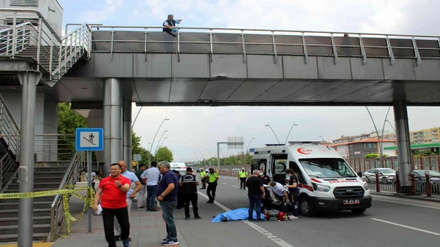 Üst geçitten düşen kadın hayatını kaybetti