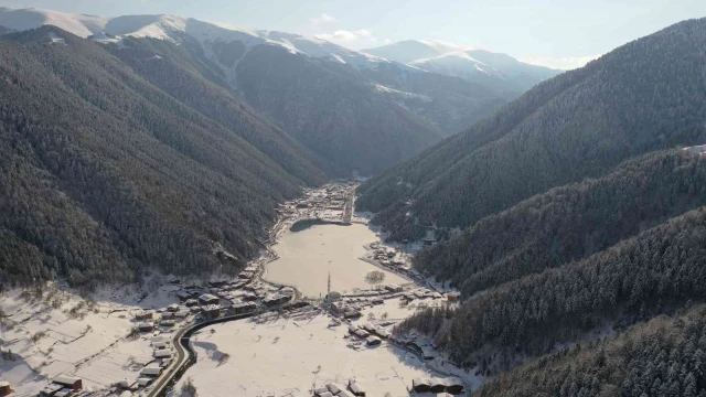 Uzungöl’un kış manzarasıyla klip yaptı