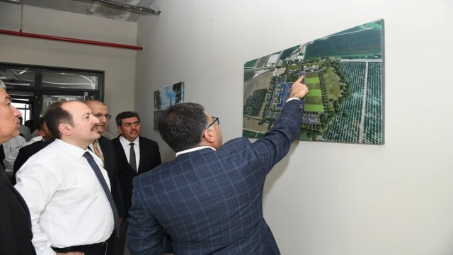 Vali Pehlivan’dan Mersin Agropark’ta inceleme