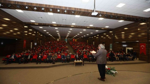 Van’da ‘Sultan Abdülhamid ve Ermeni sorunu’ söyleyişi