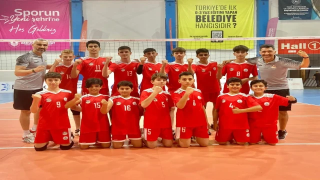 Voleybolcular Mersin’den başarıyla döndü