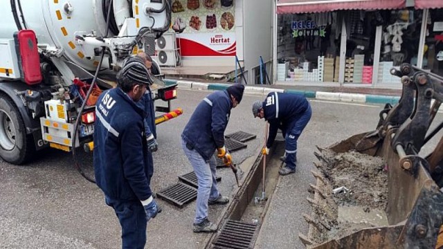 Yağışlara Karşı İl Genelinde Yağmursuyu Hatları Temizliği