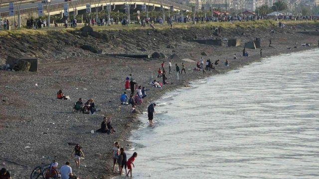 Yaklaşık 40 yıl önceki kumsal halini alınca oraya akın ettiler