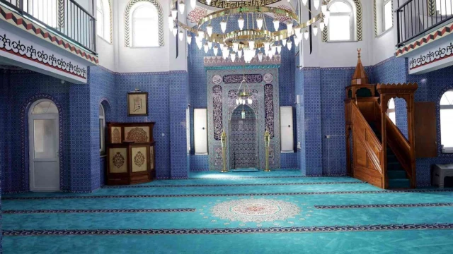 Yangında hasar gören Bahtiyar Cami yenilendi