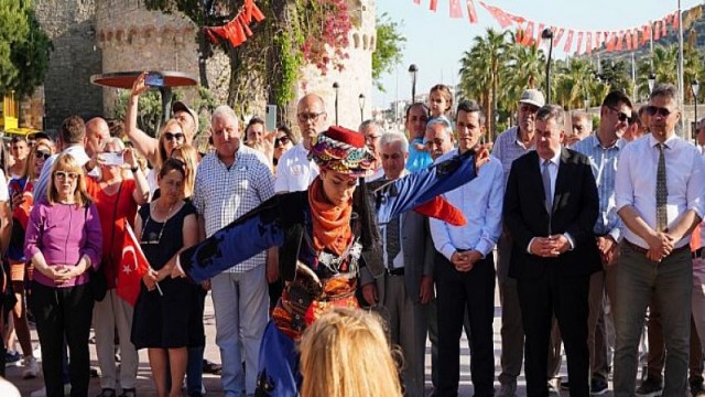 Yarımada Spor Oyunları 2022 büyük bir coşkuyla Çeşme’de başladı!