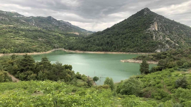 Yeşile bürünen Adana’nın kuzey ilçelerine ziyaretçi akını