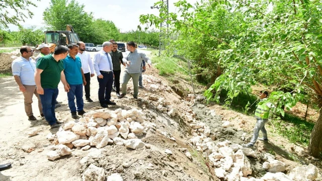 Yeşilyurt’ta çevre düzenlemeleri devam ediyor