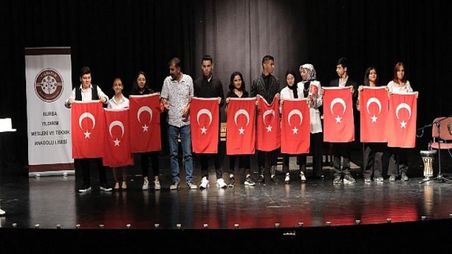 Yıldırım Mesleki ve Teknik Anadolu Lisesi öğretmen ve öğrencileri unutulmaz bir şiir gecesine imza attı