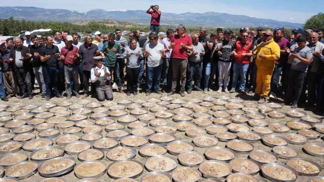 Yörükler bolluk ve bereket için kurbanlar kesti