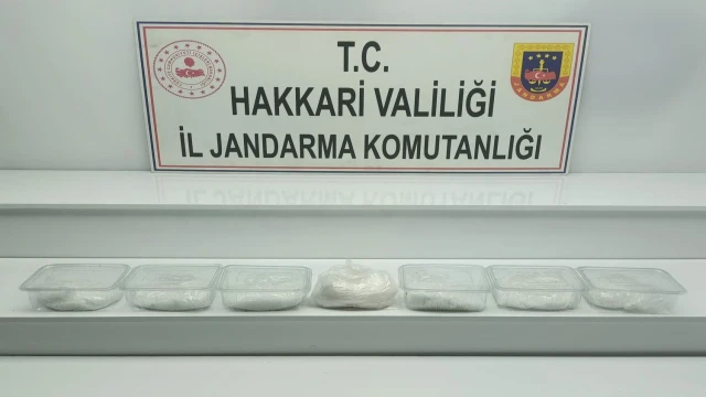 Yüksekova’da  7 kilo 500 gram metamfetamin maddesi ele geçirildi