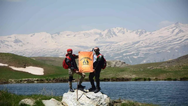 Yüksekovalı dağcılar Erdanis Göllerini gezdi