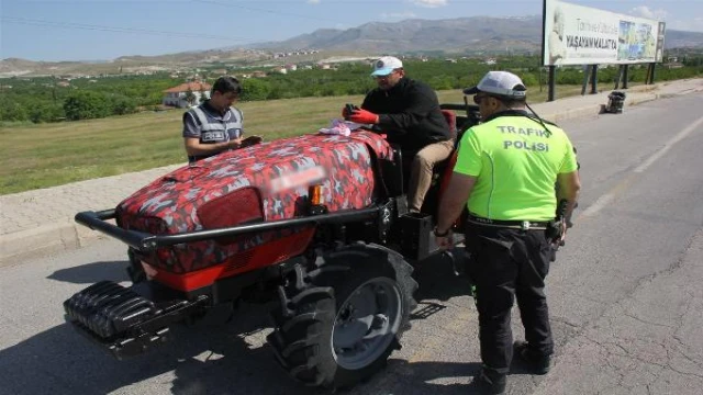 Yurt genelinde ’motosiklet, traktör, servis’ uygulaması: 16 gözaltı