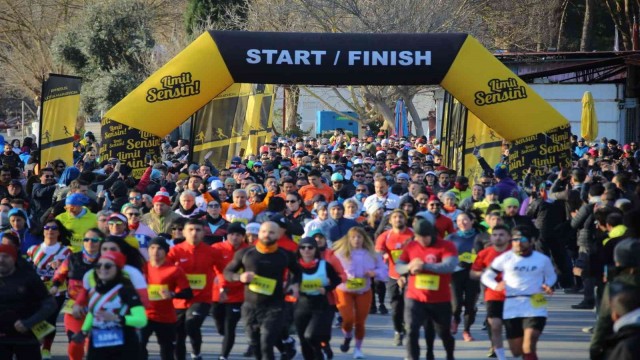 Yüzlerce sporcu dünya mirasını koşarak keşfetti