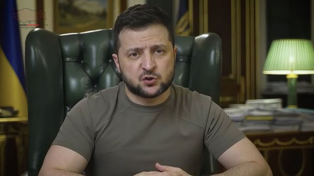 Zelenskiy'nin Yunan parlamentosuna hitabı sırasında ilginç anlar