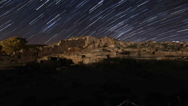 Zerzevan Kalesi yıldızlar altında fotoğraflandı