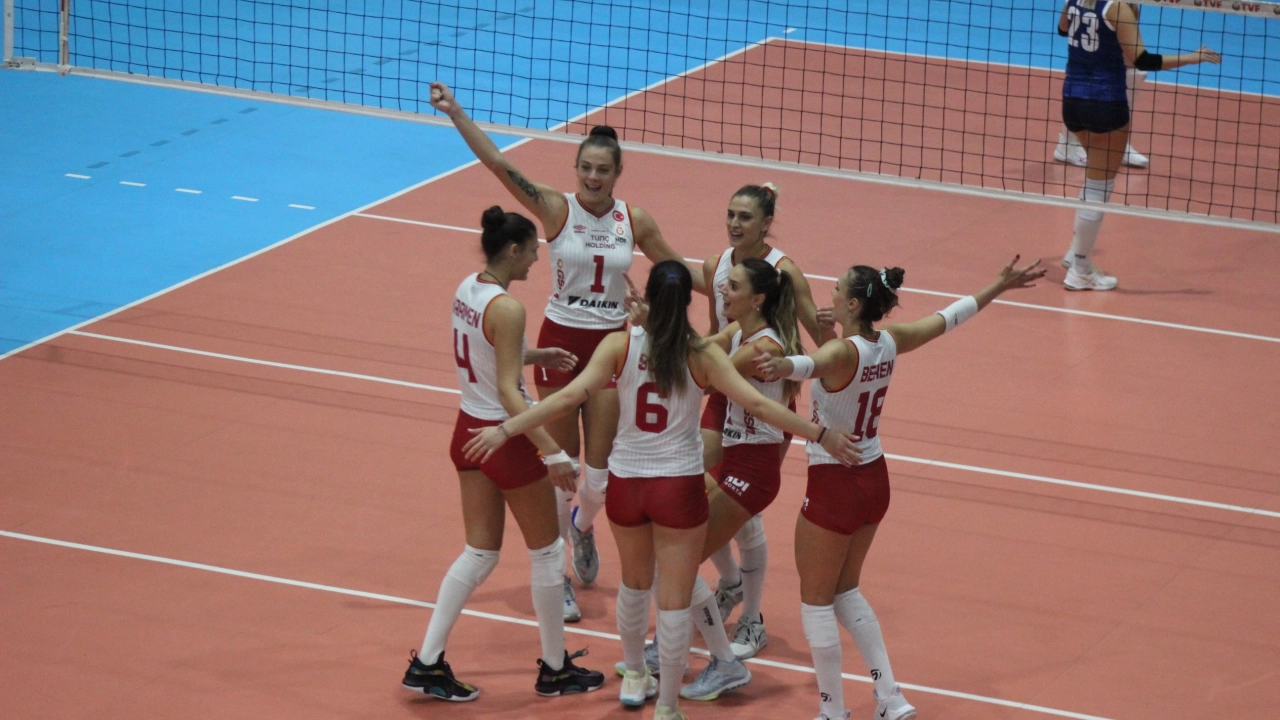 Manisa’da voleybol şöleni başladı