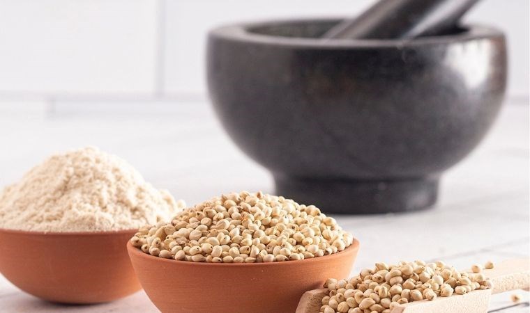 Glutensiz beslenmenin vazgeçilmezi sorgum, yüksek lif, protein ve mineral içeriğiyle öne çıkıyor. Çölyak hastaları ve sağlıklı beslenen herkes için ideal bir alternatif.